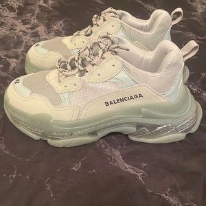 Mens triple S Balenciaga sneakers